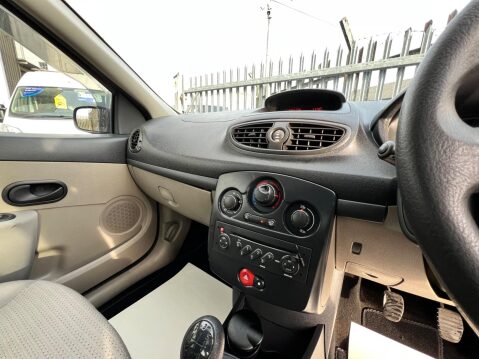 Renault Clio 1.5 dCi Expression 5dr 26
