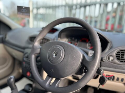 Renault Clio 1.5 dCi Expression 5dr 29