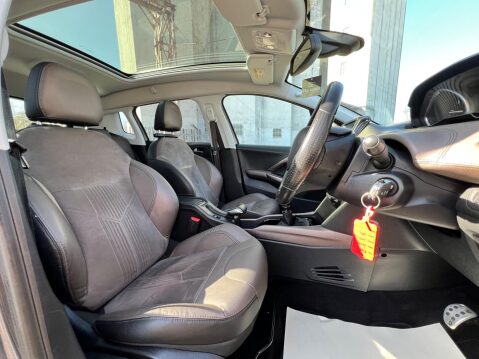 Peugeot 2008 1.6 BlueHDi Feline Euro 6 (s/s) 5dr (Calima) 31