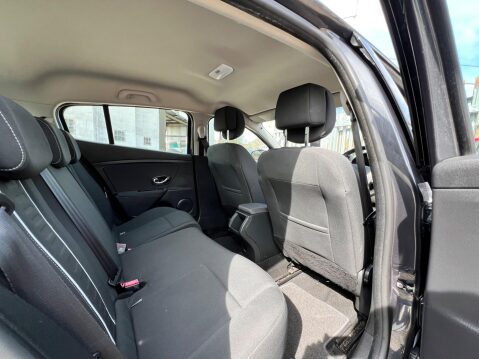 Renault Megane 1.5 dCi Dynamique TomTom Euro 5 5dr 42