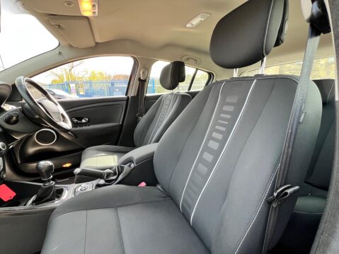 Renault Megane 1.5 dCi Dynamique TomTom Euro 5 5dr 50