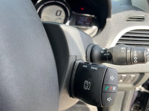 Renault Megane 1.5 dCi Dynamique TomTom Euro 5 5dr 32