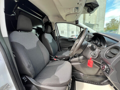 Ford Transit Courier 1.5 TDCi L1 Euro 6 5dr 40