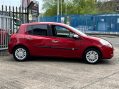 Renault Clio 1.2 I-Music Euro 5 5dr 12
