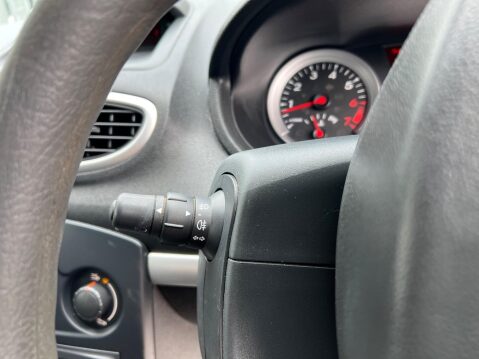 Renault Clio 1.2 I-Music Euro 5 5dr 37