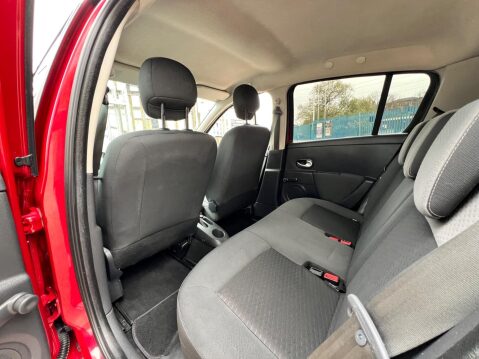 Renault Clio 1.2 I-Music Euro 5 5dr 54