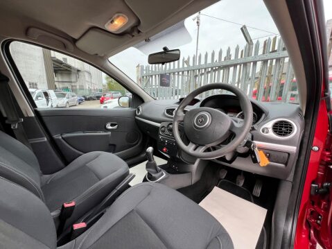 Renault Clio 1.2 I-Music Euro 5 5dr 28
