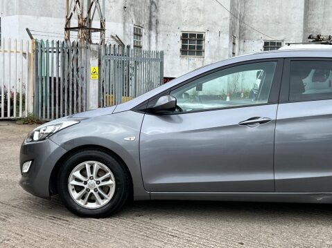 Hyundai i30 1.6 CRDi Blue Drive Active Tourer Euro 5 (s/s) 5dr 13
