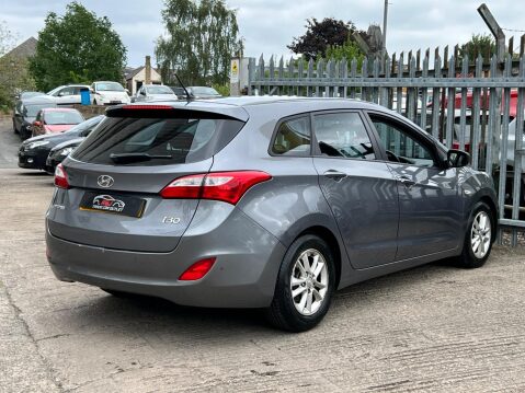 Hyundai i30 1.6 CRDi Blue Drive Active Tourer Euro 5 (s/s) 5dr 16