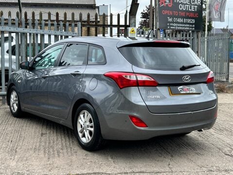 Hyundai i30 1.6 CRDi Blue Drive Active Tourer Euro 5 (s/s) 5dr 17