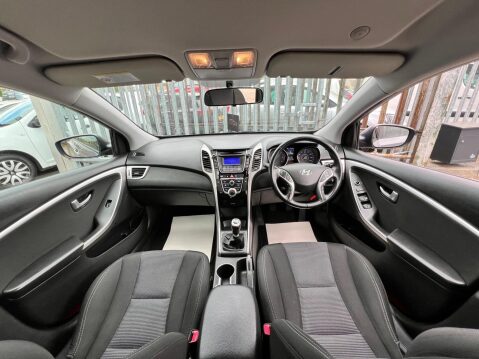 Hyundai i30 1.6 CRDi Blue Drive Active Tourer Euro 5 (s/s) 5dr 27