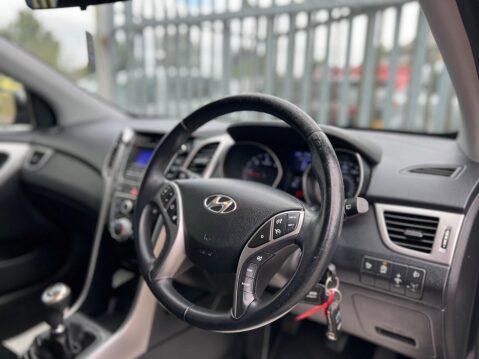 Hyundai i30 1.6 CRDi Blue Drive Active Tourer Euro 5 (s/s) 5dr 34
