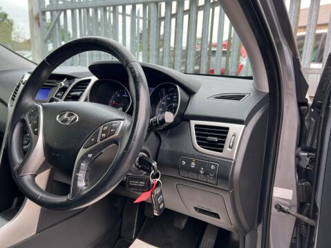 Hyundai i30 1.6 CRDi Blue Drive Active Tourer Euro 5 (s/s) 5dr 35
