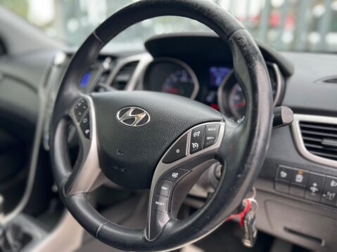 Hyundai i30 1.6 CRDi Blue Drive Active Tourer Euro 5 (s/s) 5dr 33