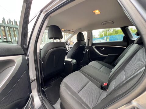 Hyundai i30 1.6 CRDi Blue Drive Active Tourer Euro 5 (s/s) 5dr 58