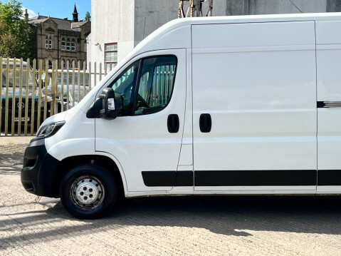 Peugeot Boxer 2.2 BlueHDi 335 Professional L3 H2 Euro 6 (s/s) 5dr 12