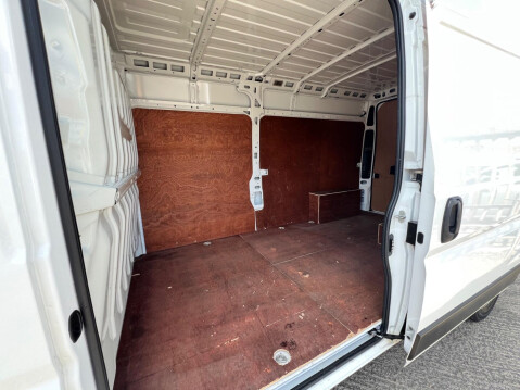 Peugeot Boxer 2.2 BlueHDi 335 Professional L3 H2 Euro 6 (s/s) 5dr 16