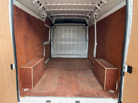 Peugeot Boxer 2.2 BlueHDi 335 Professional L3 H2 Euro 6 (s/s) 5dr 26