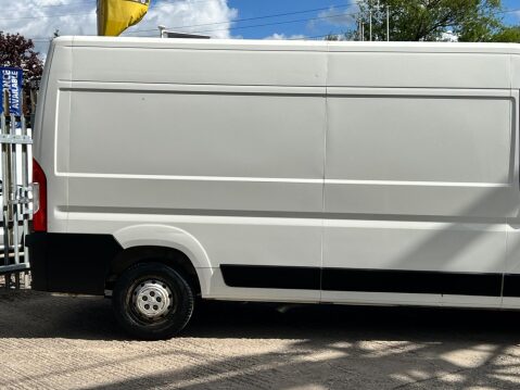 Peugeot Boxer 2.2 BlueHDi 335 Professional L3 H2 Euro 6 (s/s) 5dr 8