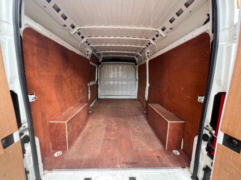 Peugeot Boxer 2.2 BlueHDi 335 Professional L3 H2 Euro 6 (s/s) 5dr 25
