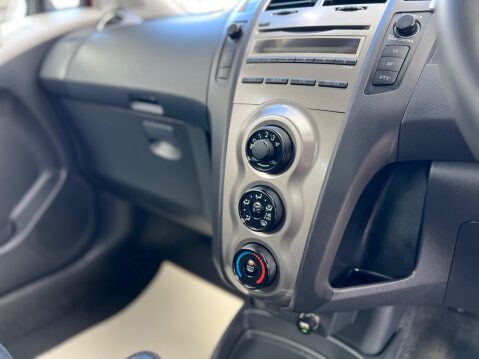 Toyota Yaris 1.33 Dual VVT-i TR MultiMode Euro 4 (s/s) 5dr 38