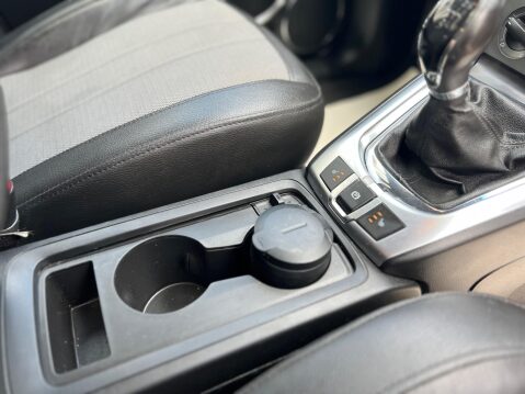 Vauxhall Antara 2.4 Exclusiv 2WD Euro 5 5dr 37