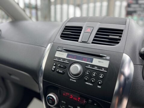 Suzuki SX4 1.6 SZ5 4Grip Euro 5 5dr 37