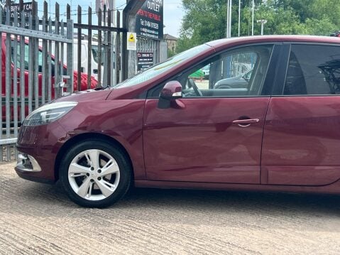 Renault Scenic 1.5 dCi Dynamique TomTom Euro 5 (s/s) 5dr 13