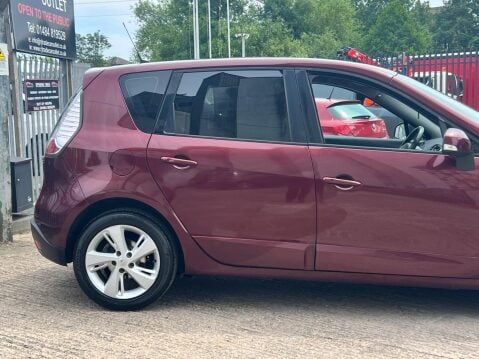 Renault Scenic 1.5 dCi Dynamique TomTom Euro 5 (s/s) 5dr 10
