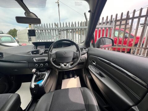 Renault Scenic 1.5 dCi Dynamique TomTom Euro 5 (s/s) 5dr 27