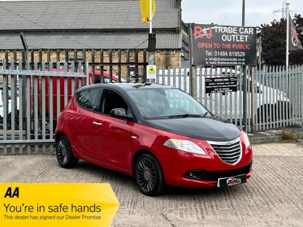 Chrysler Ypsilon 1.2 Black&Red Euro 5 (s/s) 5dr