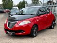 Chrysler Ypsilon 1.2 Black&Red Euro 5 (s/s) 5dr 5