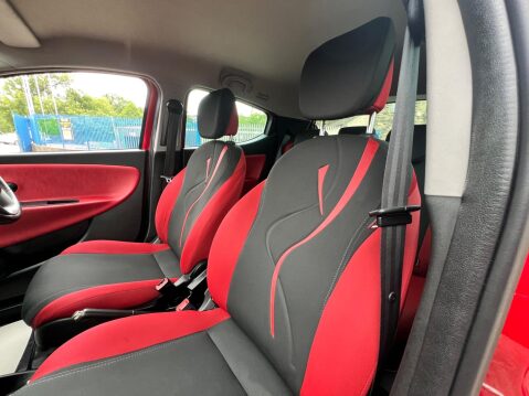Chrysler Ypsilon 1.2 Black&Red Euro 5 (s/s) 5dr 49