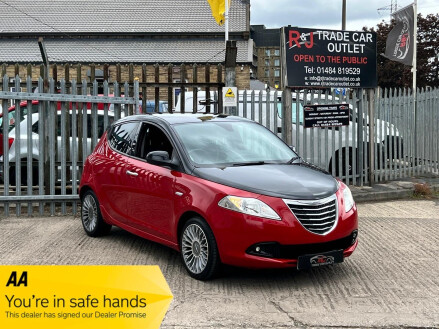 Chrysler Ypsilon 1.2 Black&Red Euro 5 (s/s) 5dr
