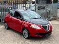 Chrysler Ypsilon 1.2 Black&Red Euro 5 (s/s) 5dr 4