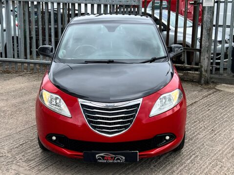 Chrysler Ypsilon 1.2 Black&Red Euro 5 (s/s) 5dr 8