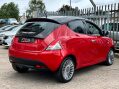Chrysler Ypsilon 1.2 Black&Red Euro 5 (s/s) 5dr 17