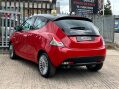 Chrysler Ypsilon 1.2 Black&Red Euro 5 (s/s) 5dr 18
