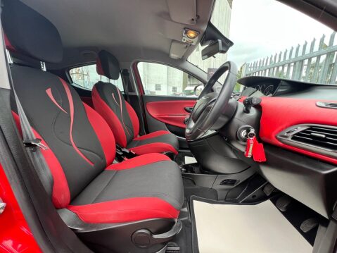Chrysler Ypsilon 1.2 Black&Red Euro 5 (s/s) 5dr 30