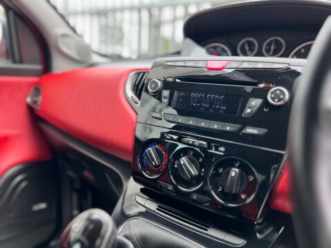 Chrysler Ypsilon 1.2 Black&Red Euro 5 (s/s) 5dr 40