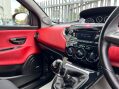 Chrysler Ypsilon 1.2 Black&Red Euro 5 (s/s) 5dr 38
