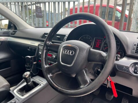 Audi A4 1.8T SE quattro 5dr 27