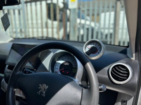 Peugeot 107 1.0 12V Urban Move Euro 4 3dr 33