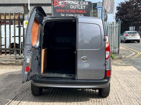 Nissan NV250 1.5 dCi Tekna L1 Euro 6 (s/s) 4dr 25