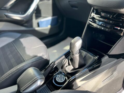 Peugeot 2008 1.6 e-HDi Allure Euro 5 (s/s) 5dr 39