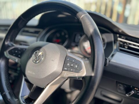 Volkswagen Passat 1.6 TDI SE Nav DSG Euro 6 (s/s) 5dr 37