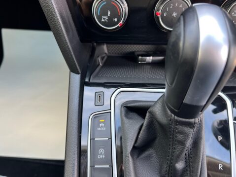 Volkswagen Passat 1.6 TDI SE Nav DSG Euro 6 (s/s) 5dr 50