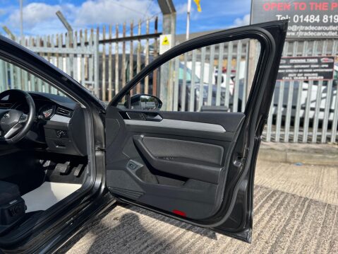 Volkswagen Passat 1.6 TDI SE Nav DSG Euro 6 (s/s) 5dr 54