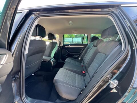 Volkswagen Passat 1.6 TDI SE Nav DSG Euro 6 (s/s) 5dr 71