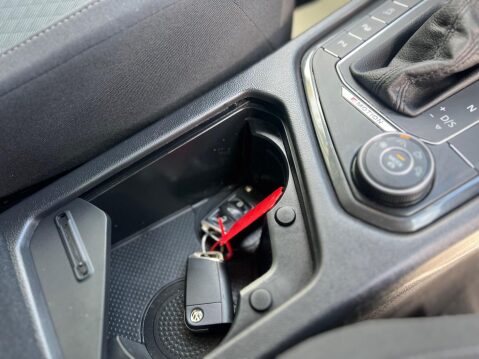 Volkswagen Tiguan 2.0 TDI Match DSG 4Motion Euro 6 (s/s) 5dr 52